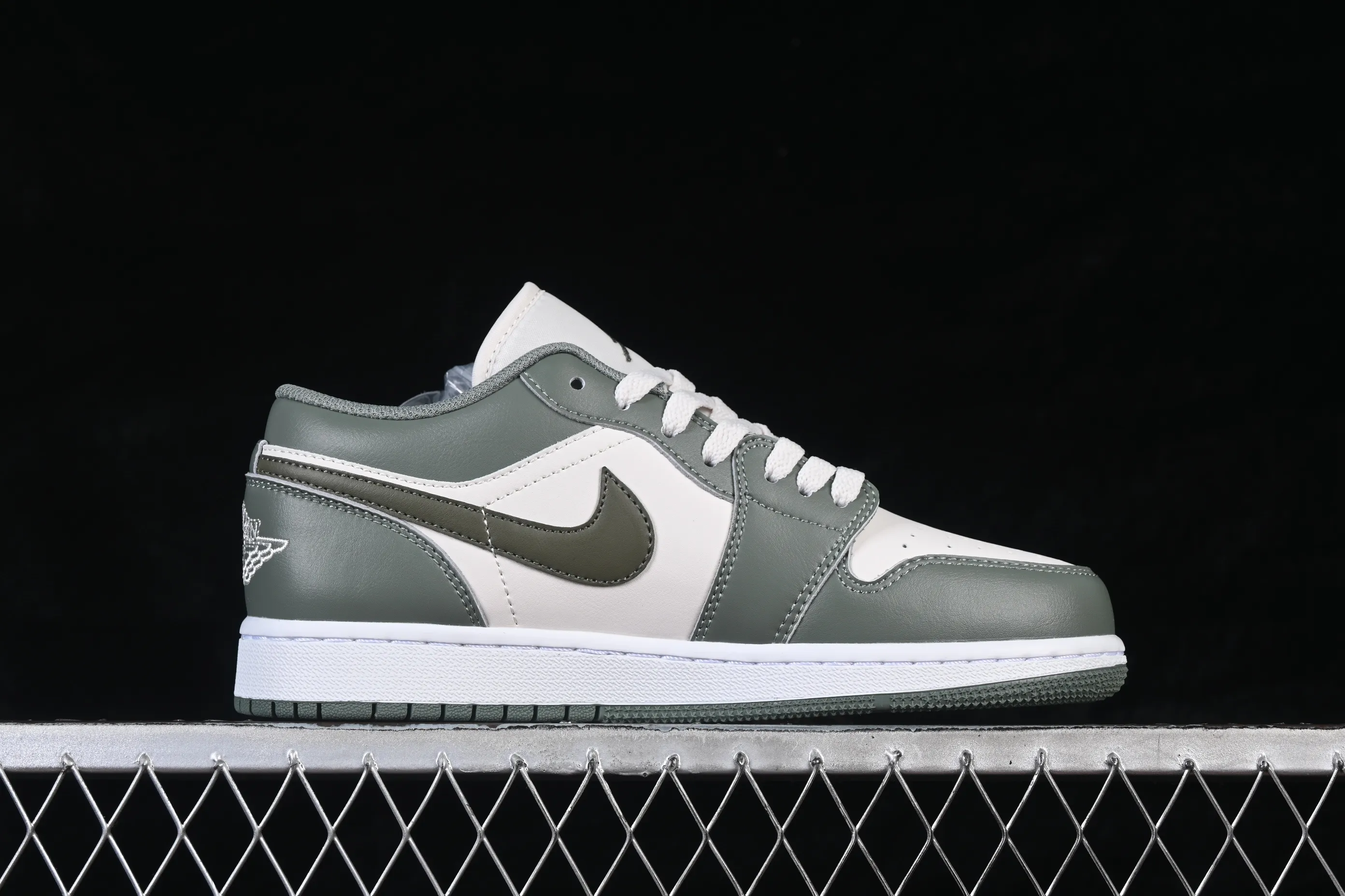 All categories Air Jordan Jordan series basketball shoes Air Jordan 1 Low Air Jordan 1 Low AJ1 Joe 1 meter white and green low state cultural casual sneakers 553558-300